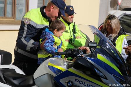 Tudi otroci kamniških šol in vrtcev so bili danes trajnostno povezavi  (16)